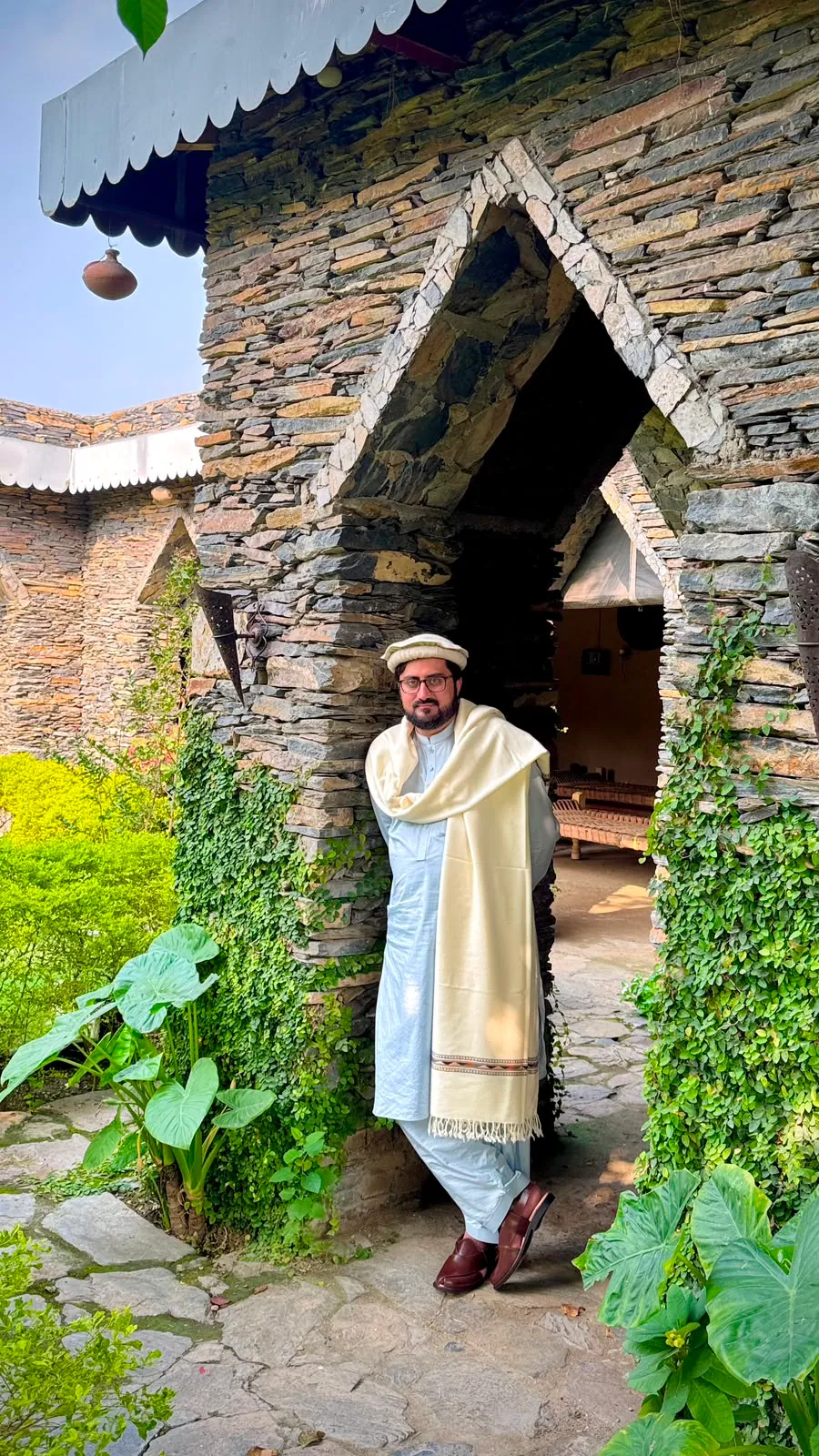 Traditional Pashtun dress and Zeqwan Peshawari chappals in Peshawar