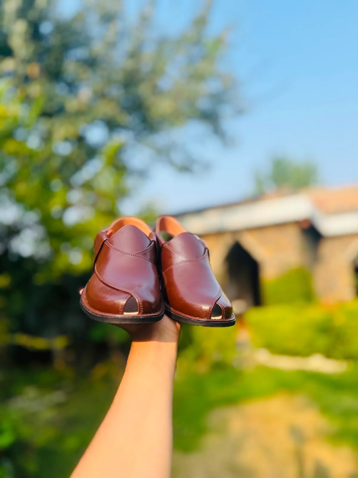 Khyber Peshawari chappal in Chestnut Brown